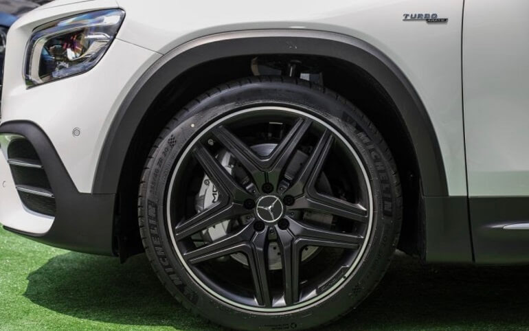 tính-năng-xe-mercedes-amg-glb-35-4matic tính năng xe mercedes amg glb 35 4matic
