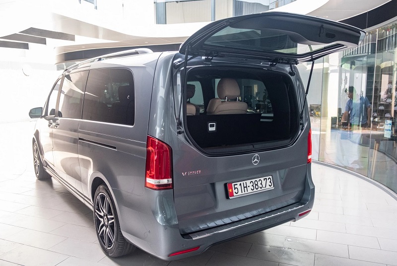 khoang hành lý mercedes v250 khoang hành lý mercedes v250